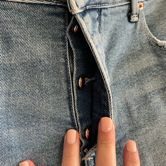 Good American Bombshell High Waist Denim Shorts size 15/33 - Picture 3 of 8